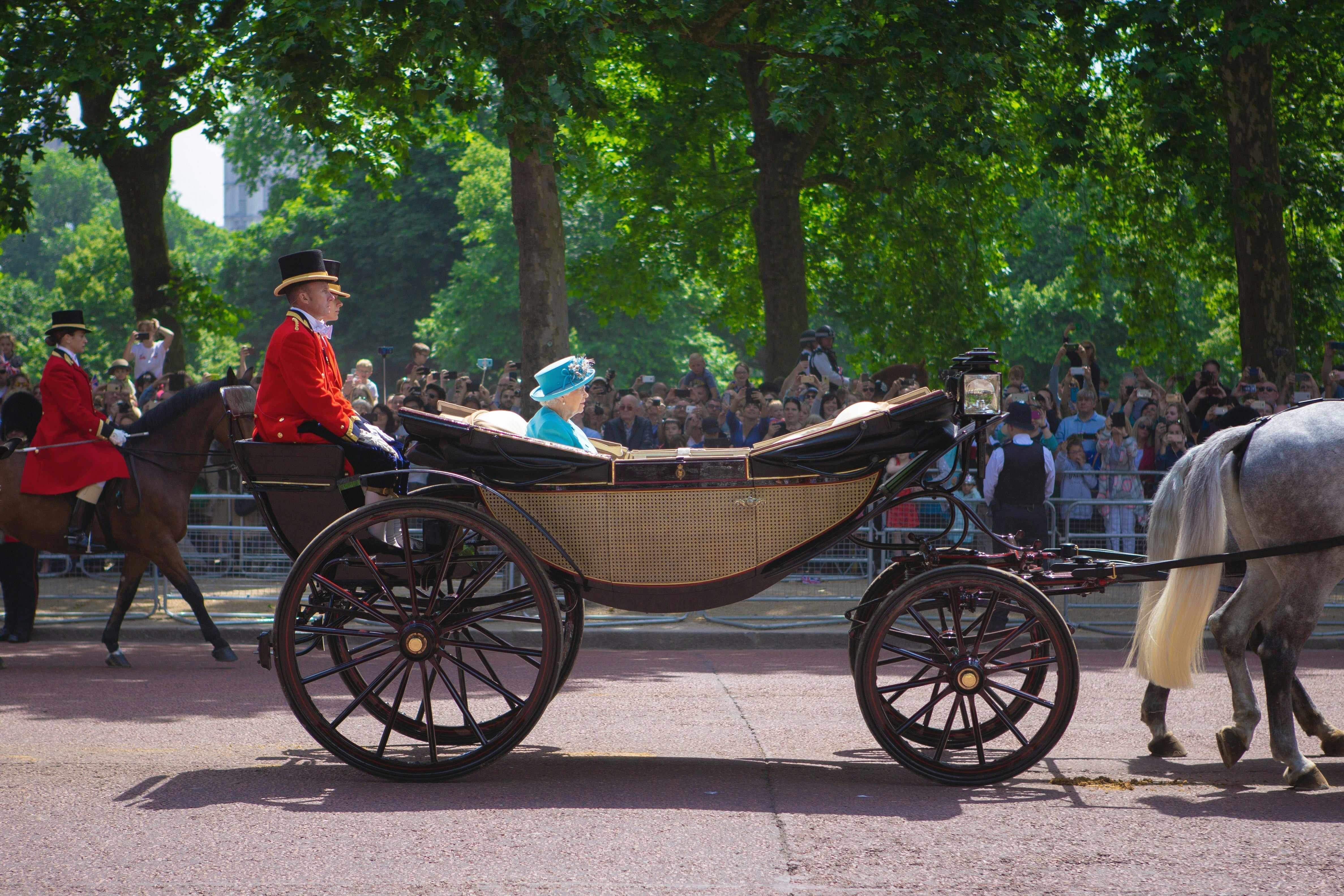 Queen Elizabeth: An Influence of Fashion