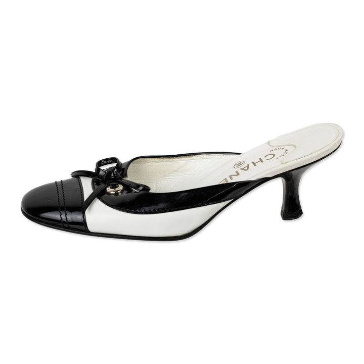 Chanel Black Patent/White Leather Kitten Heel Mules