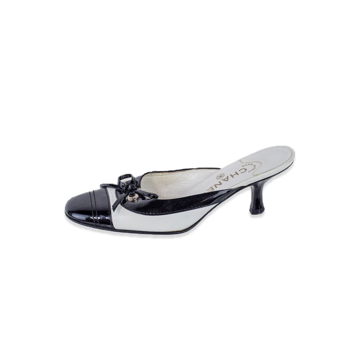 Chanel Black Patent/White Leather Kitten Heel Mules