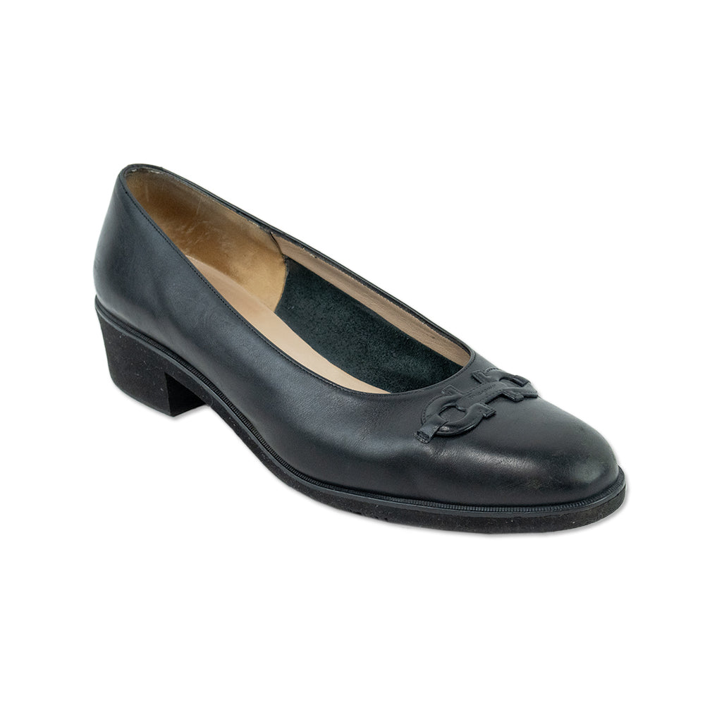 Salvatore Ferragamo Black Leather Round Toe Pumps