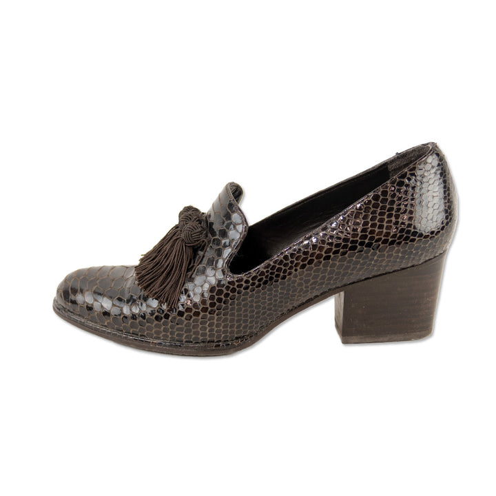 Stuart Weitzman Brown Razmataz Embossed Snakeskin Heeled Tassel Loafers