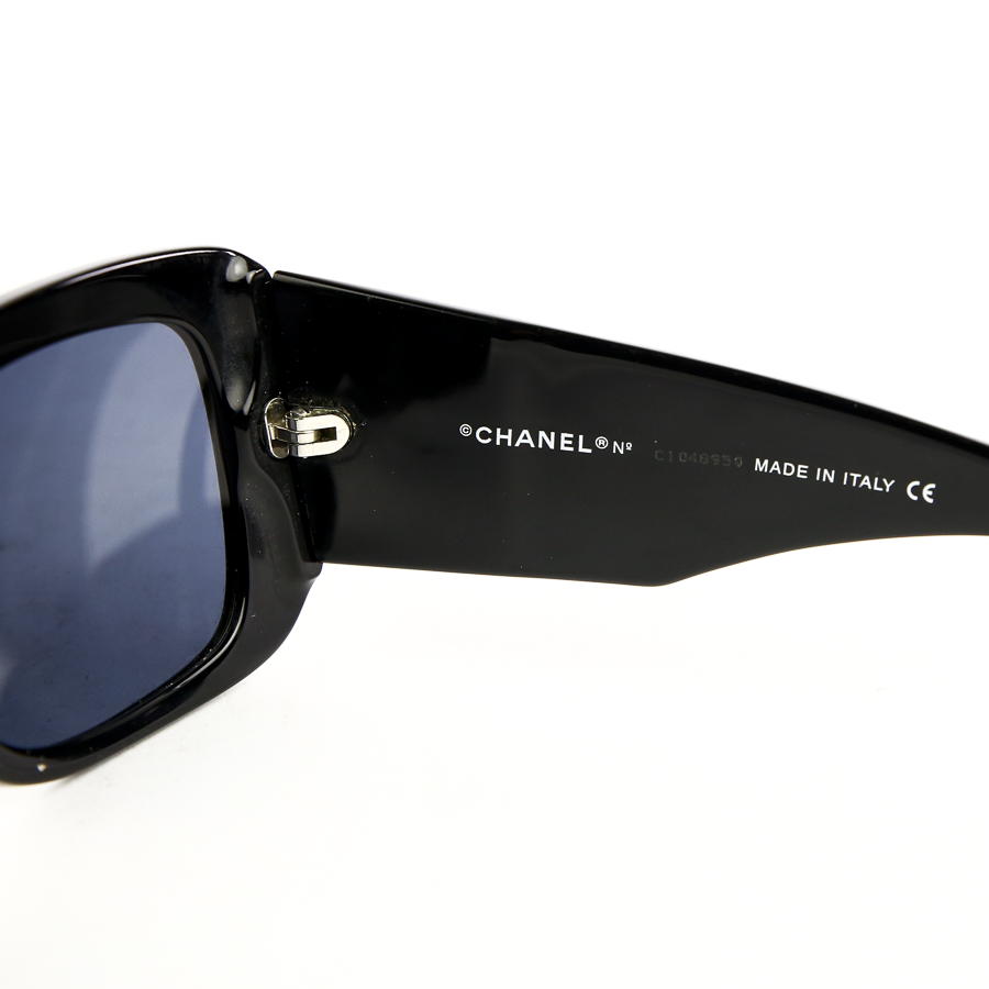 Chanel Black Quilted Side Sunglasses