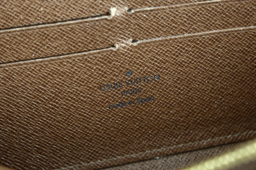 Louis Vuitton Monogram Coated Canvas Zippy Wallet