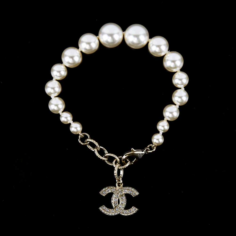 Chanel Graduated Pearl CC Bracelet